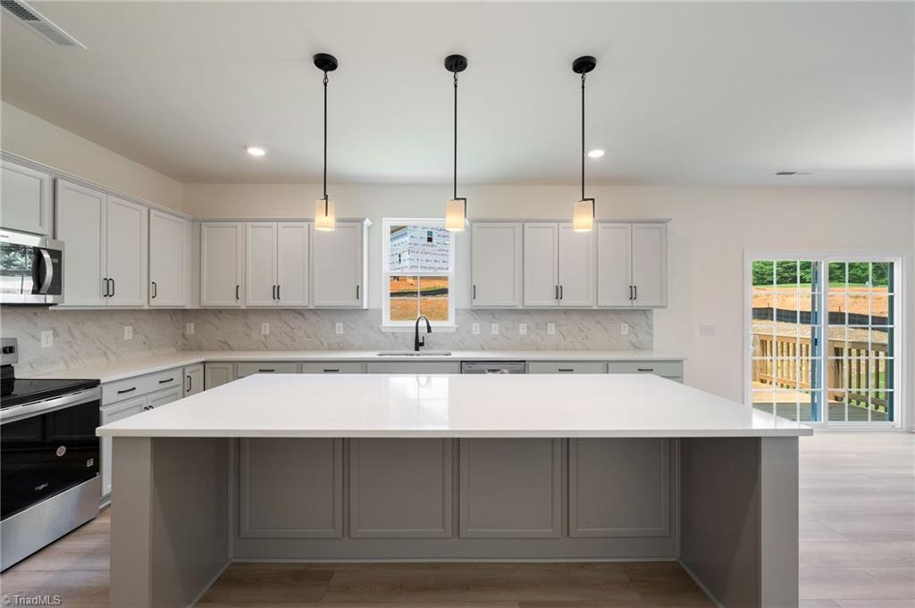 141 Oakmont Lane King, NC 27021 - Photo 18 of 50