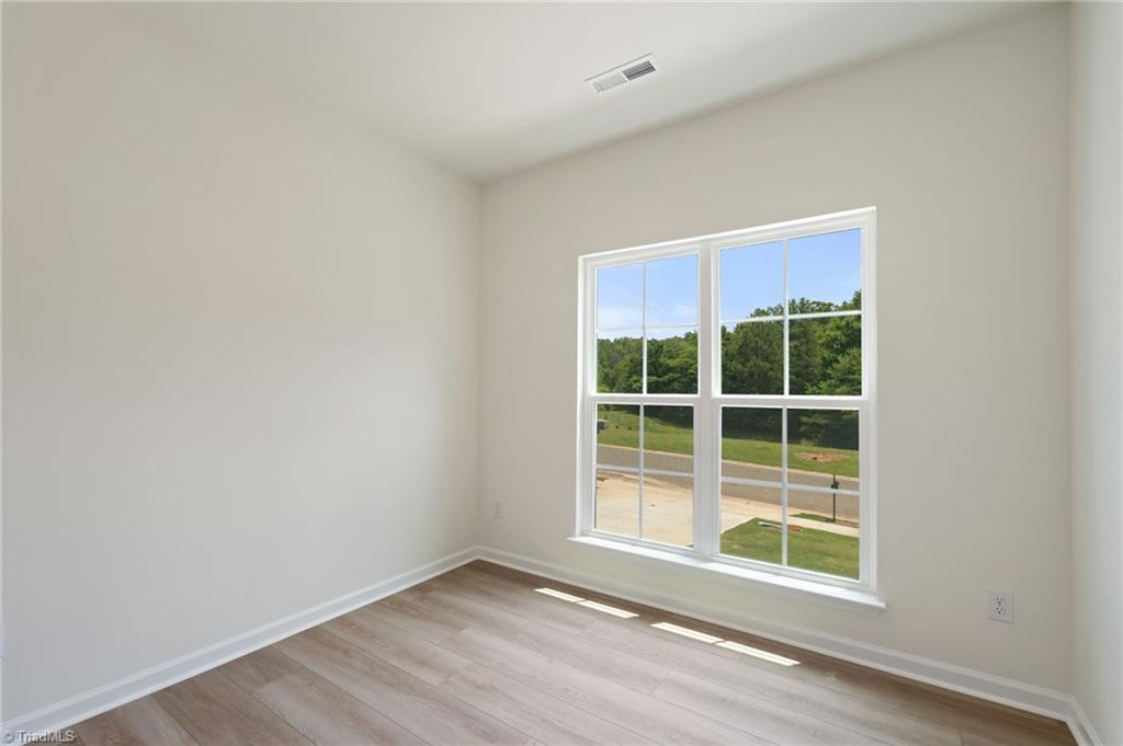 141 Oakmont Lane King, NC 27021 - Photo 7 of 50