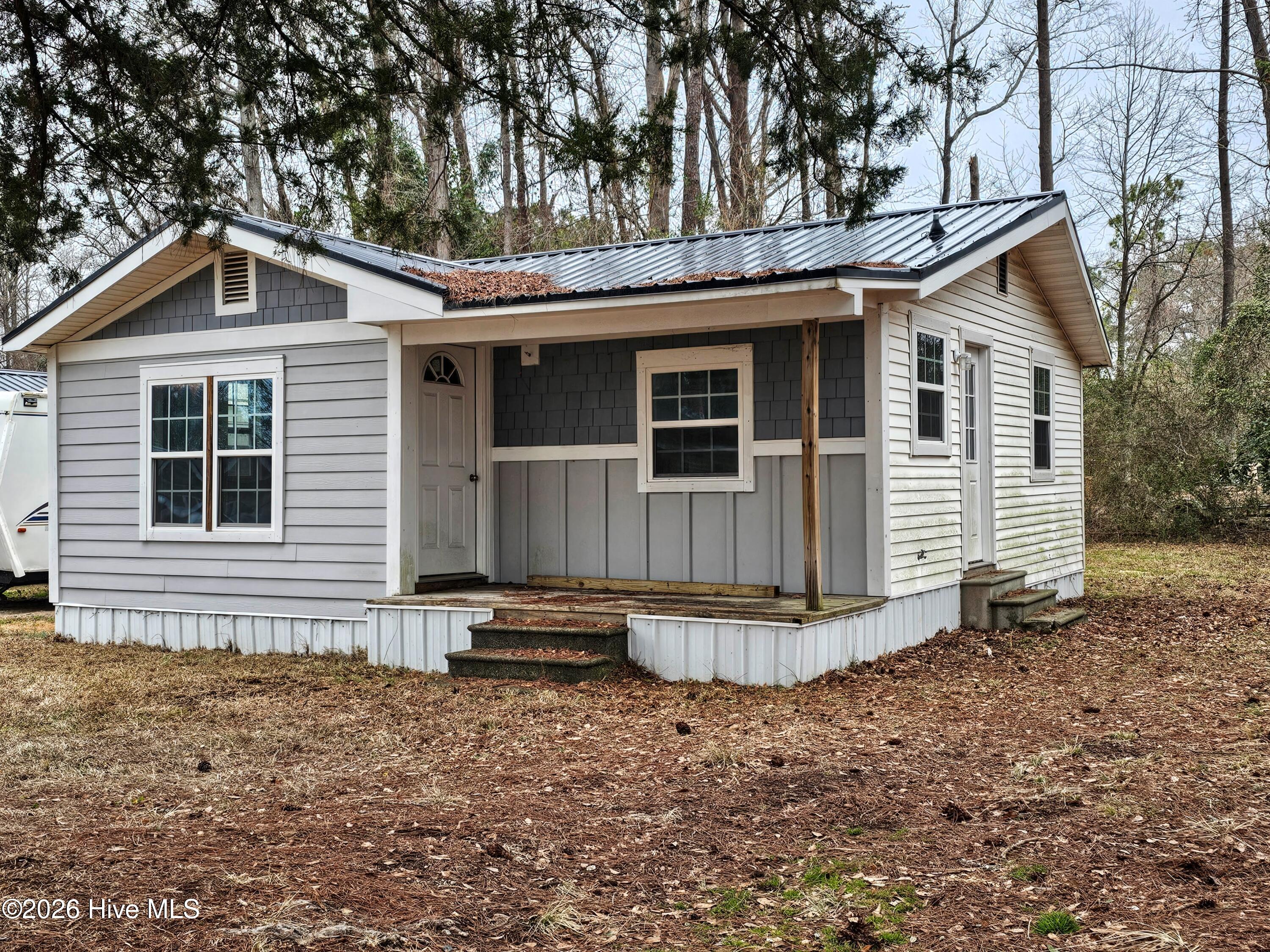 410 Devane Street Wallace, NC 28466 - Photo 1 of 9 front
