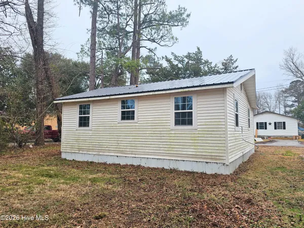 $90,000 | 410 Devane Street, Wallace, NC 28466