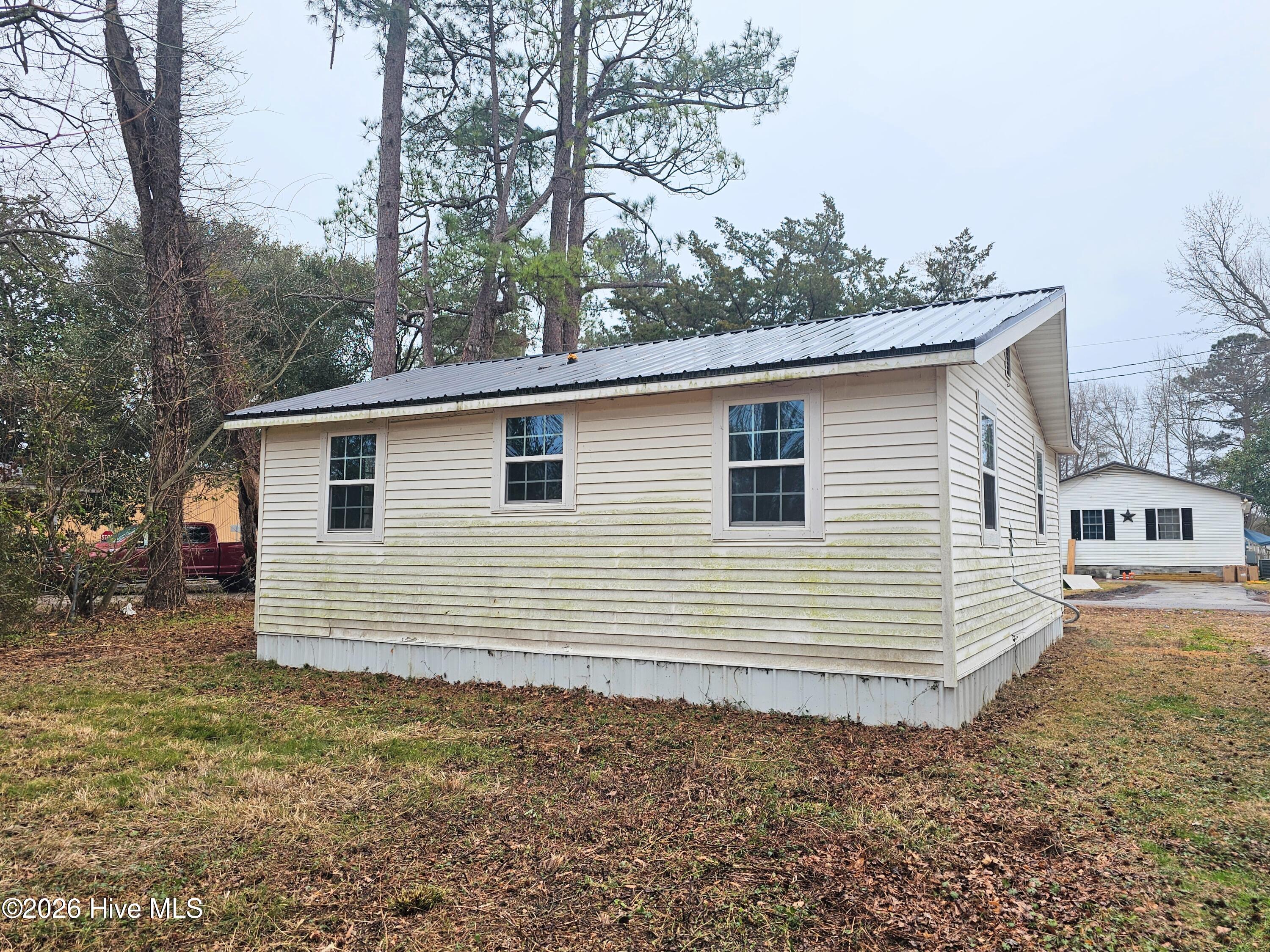 410 Devane Street Wallace, NC 28466 - Photo 9 of 9 20260211_102245