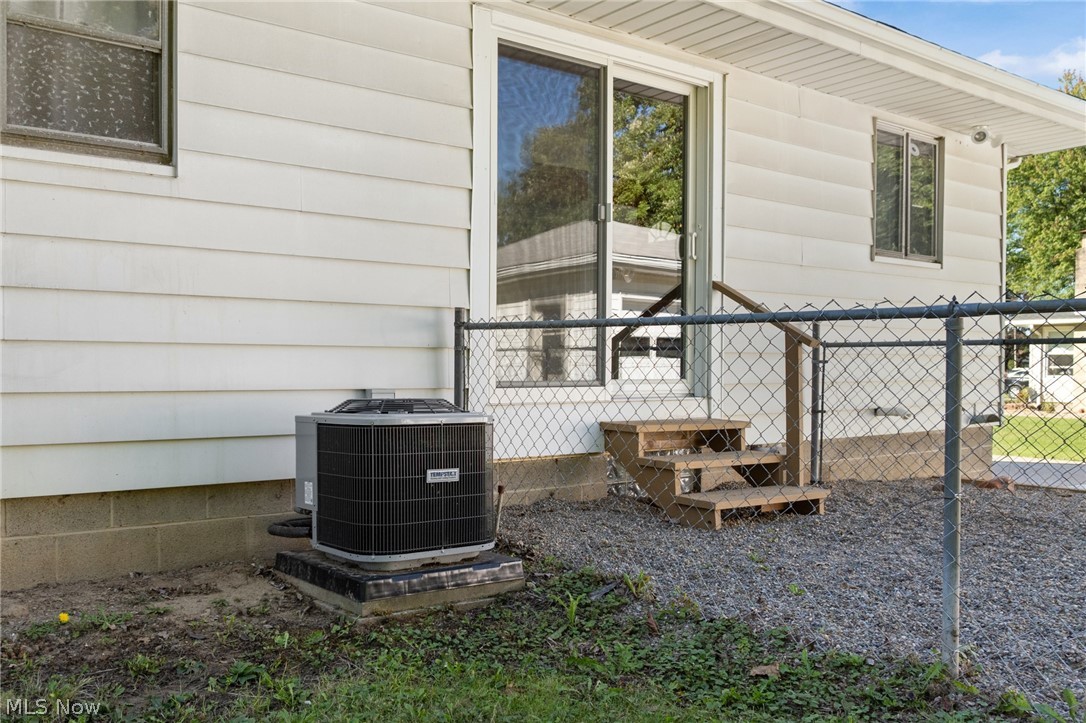 5675 Myers Road New Franklin, OH 44319 - Photo 4 of 39 Gallery Image 4