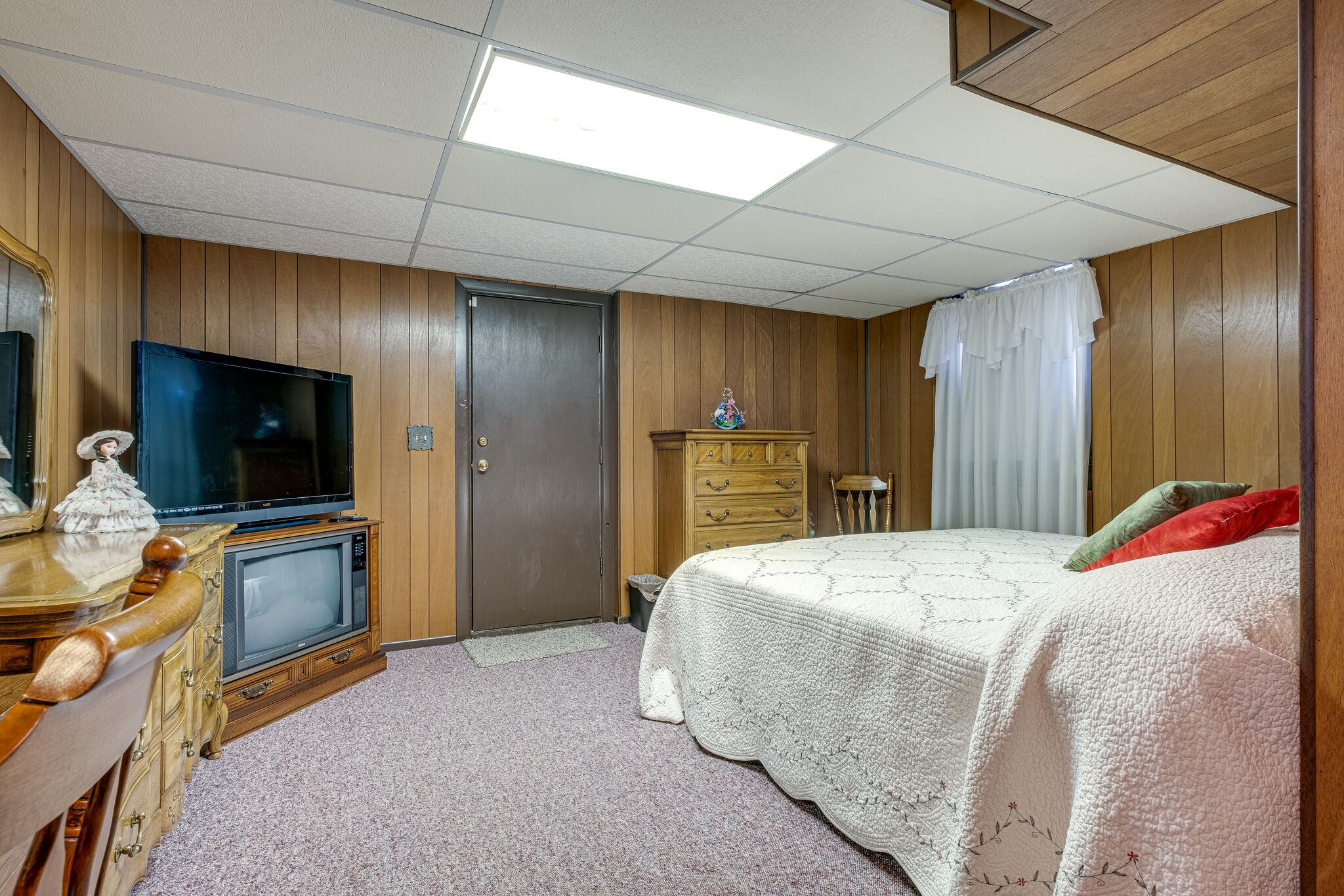 236 Bart Drive Antioch, TN 37013 - Photo 20 of 23 a bed room with a bed and a television