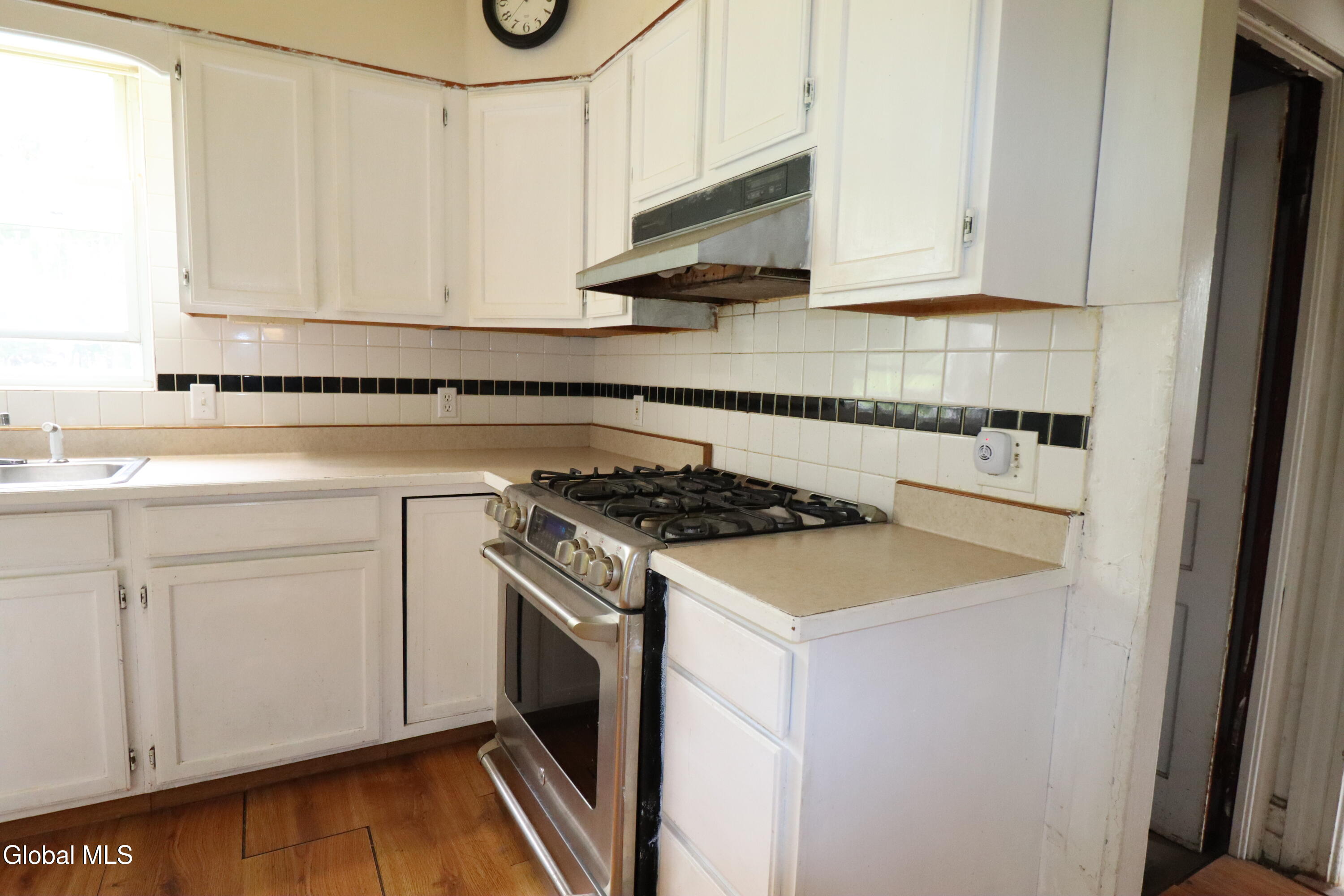 102 Schermerhorn Road Rotterdam, NY 12306 - Photo 9 of 44 IMG_6637