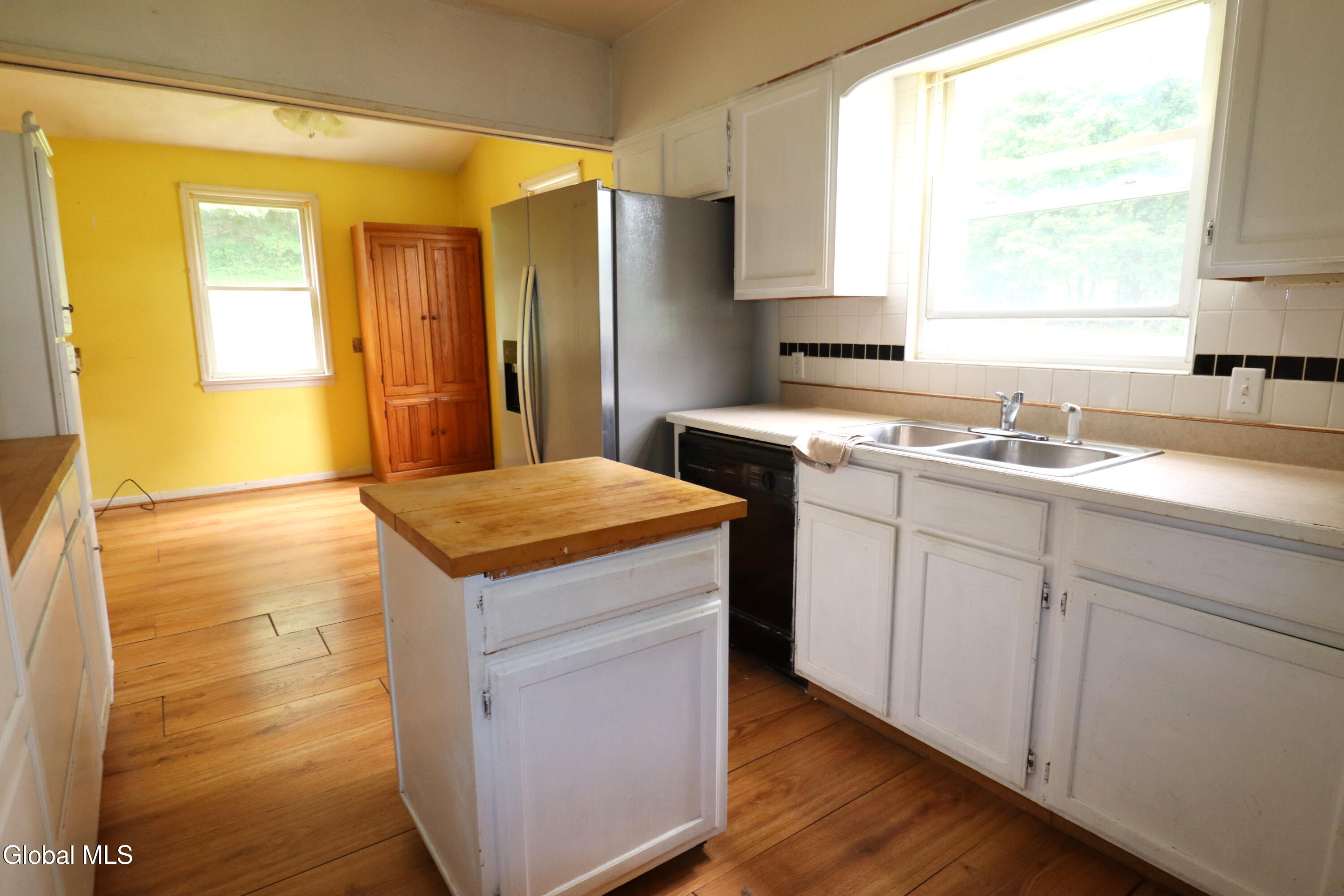 102 Schermerhorn Road Rotterdam, NY 12306 - Photo 10 of 44 IMG_6638