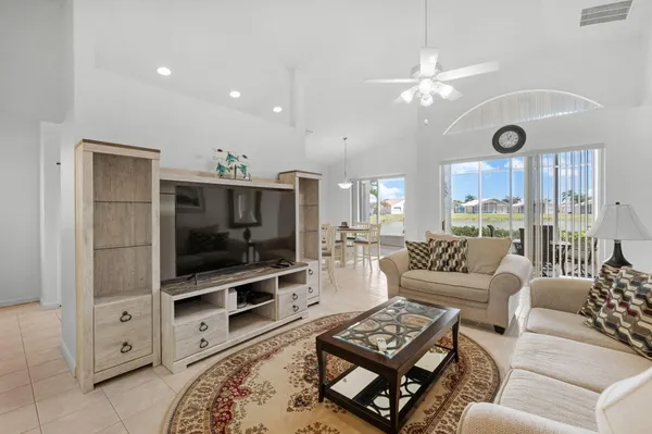 $2,750 | 364 Sunview Way, Port St. Lucie, FL 34986