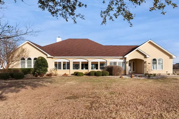 $799,000 | 106 Lakeshore Drive, Waxahachie, TX 75165