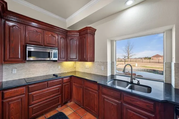 $799,000 | 106 Lakeshore Drive, Waxahachie, TX 75165