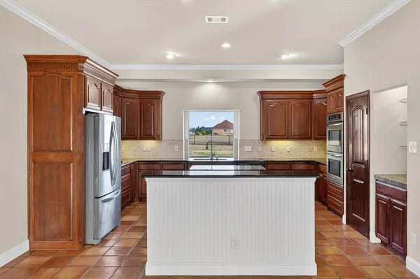 $799,000 | 106 Lakeshore Drive, Waxahachie, TX 75165