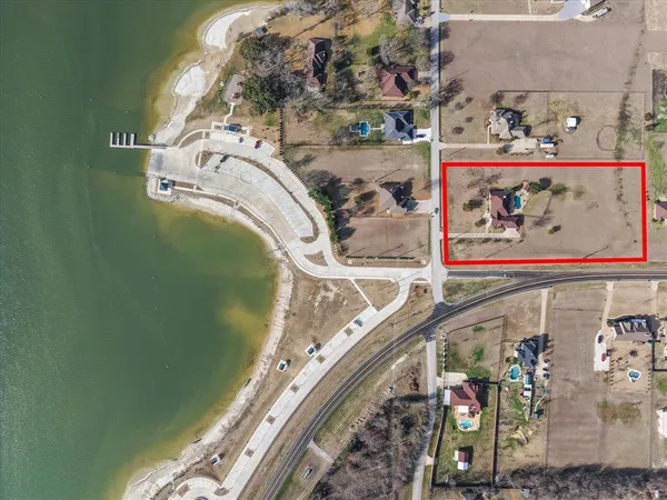 $799,000 | 106 Lakeshore Drive, Waxahachie, TX 75165