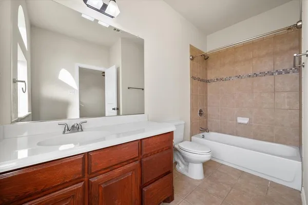 $799,000 | 106 Lakeshore Drive, Waxahachie, TX 75165