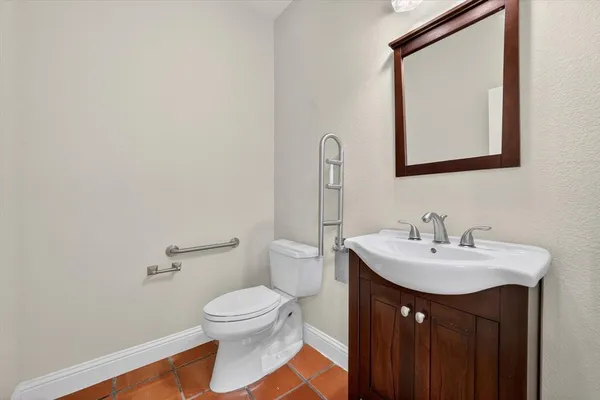 $799,000 | 106 Lakeshore Drive, Waxahachie, TX 75165