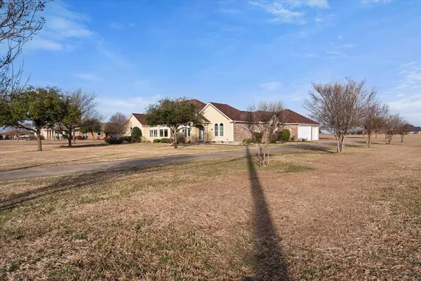 $799,000 | 106 Lakeshore Drive, Waxahachie, TX 75165