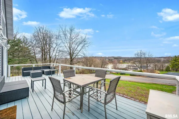 $269,900 | 161 Lakecrest Place, Dahinda, IL 61428