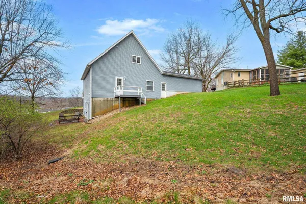 $269,900 | 161 Lakecrest Place, Dahinda, IL 61428