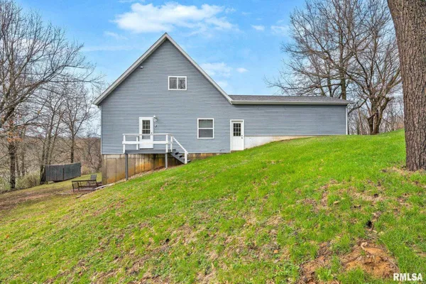 $269,900 | 161 Lakecrest Place, Dahinda, IL 61428