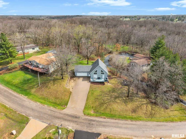 $269,900 | 161 Lakecrest Place, Dahinda, IL 61428
