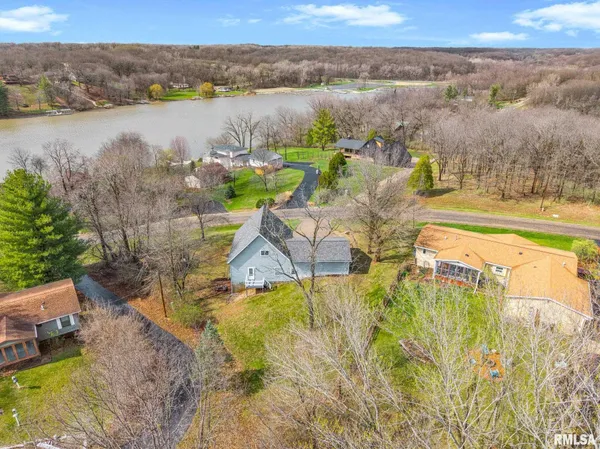 $269,900 | 161 Lakecrest Place, Dahinda, IL 61428
