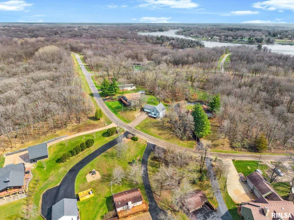 $269,900 | 161 Lakecrest Place, Dahinda, IL 61428