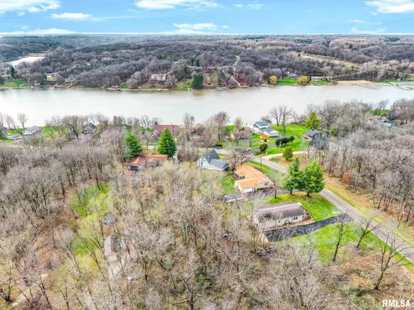 $269,900 | 161 Lakecrest Place, Dahinda, IL 61428