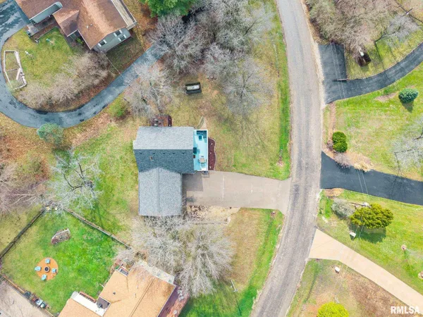 $269,900 | 161 Lakecrest Place, Dahinda, IL 61428