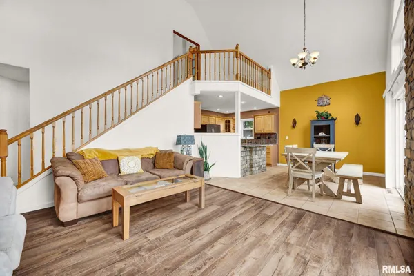 $269,900 | 161 Lakecrest Place, Dahinda, IL 61428