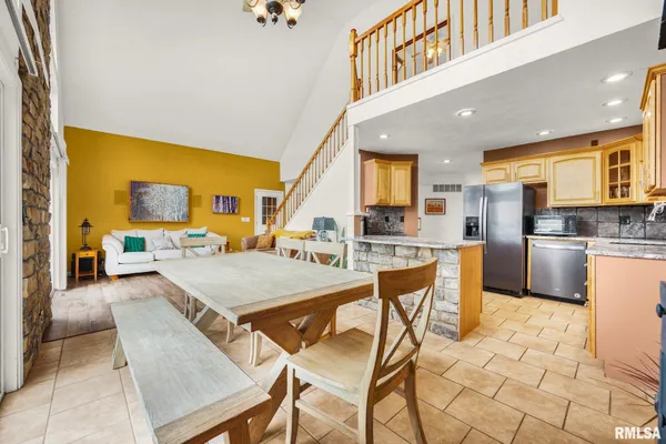 $269,900 | 161 Lakecrest Place, Dahinda, IL 61428