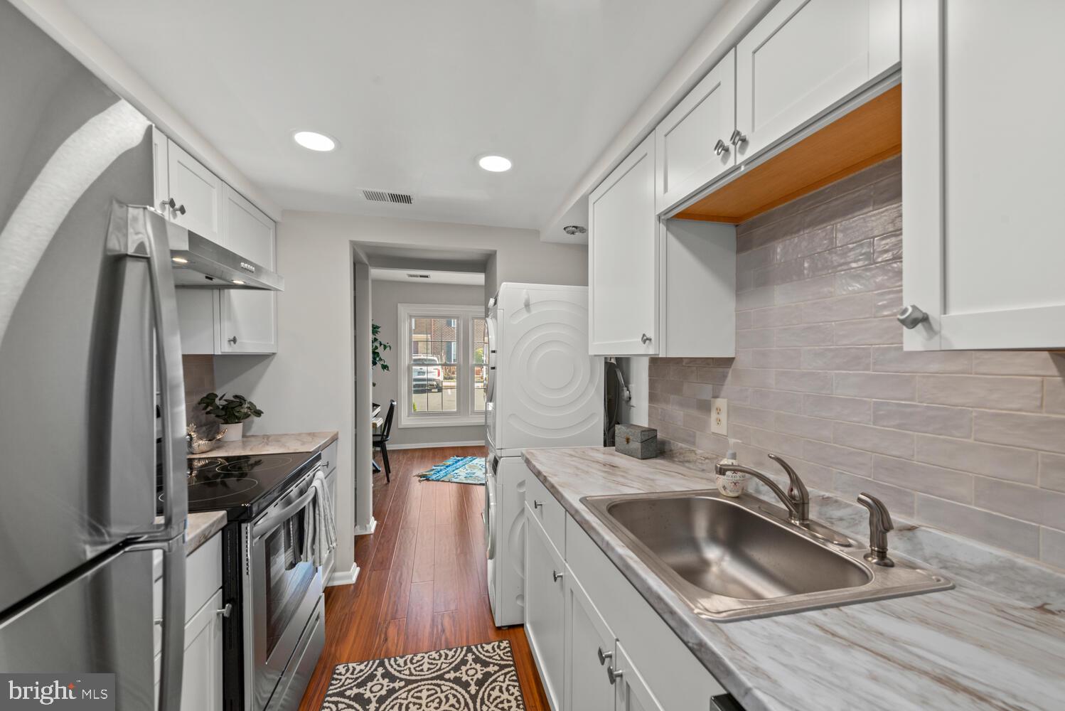 2177 Monaghan Drive Herndon, VA 20170 - Photo 11 of 30