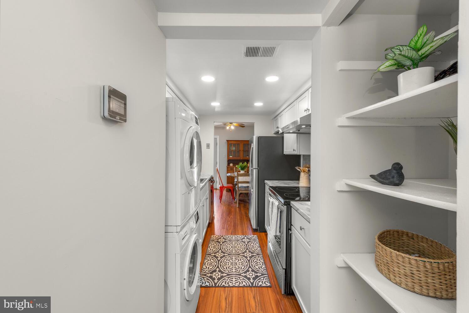 2177 Monaghan Drive Herndon, VA 20170 - Photo 8 of 30