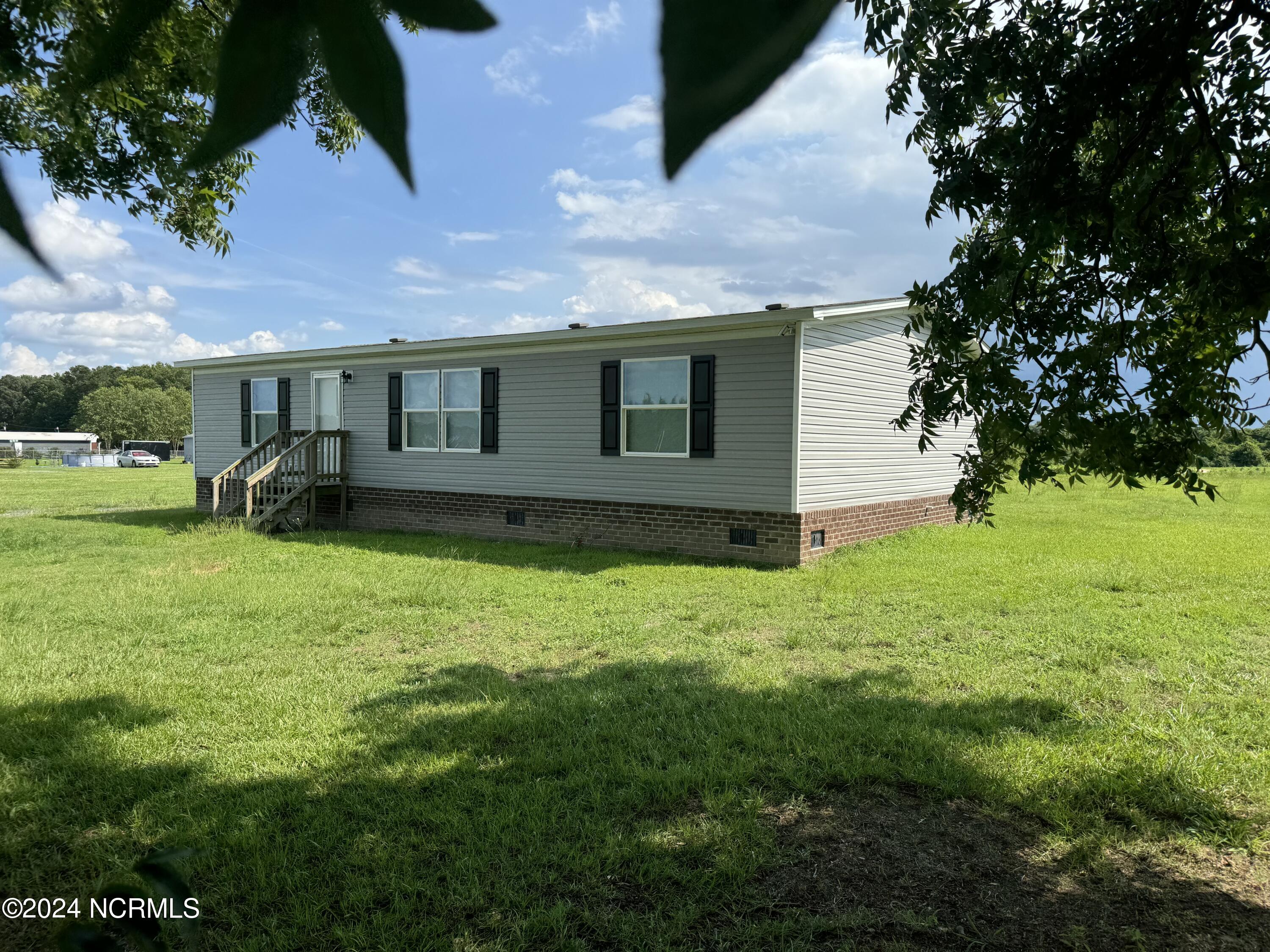 492 Reedsford Road Clinton, NC 28328 - Photo 16 of 20 IMG_6016