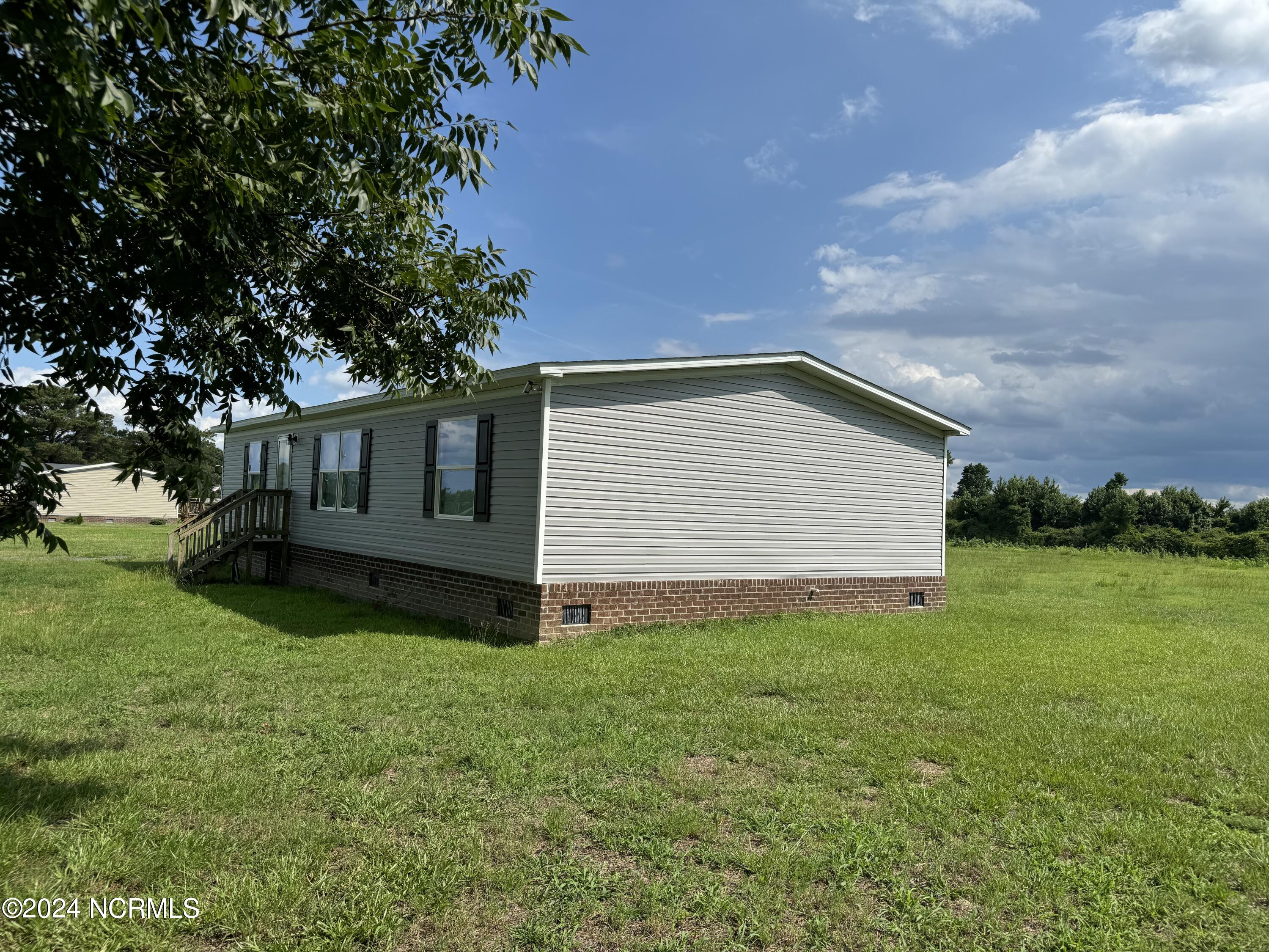 492 Reedsford Road Clinton, NC 28328 - Photo 17 of 20 IMG_6017