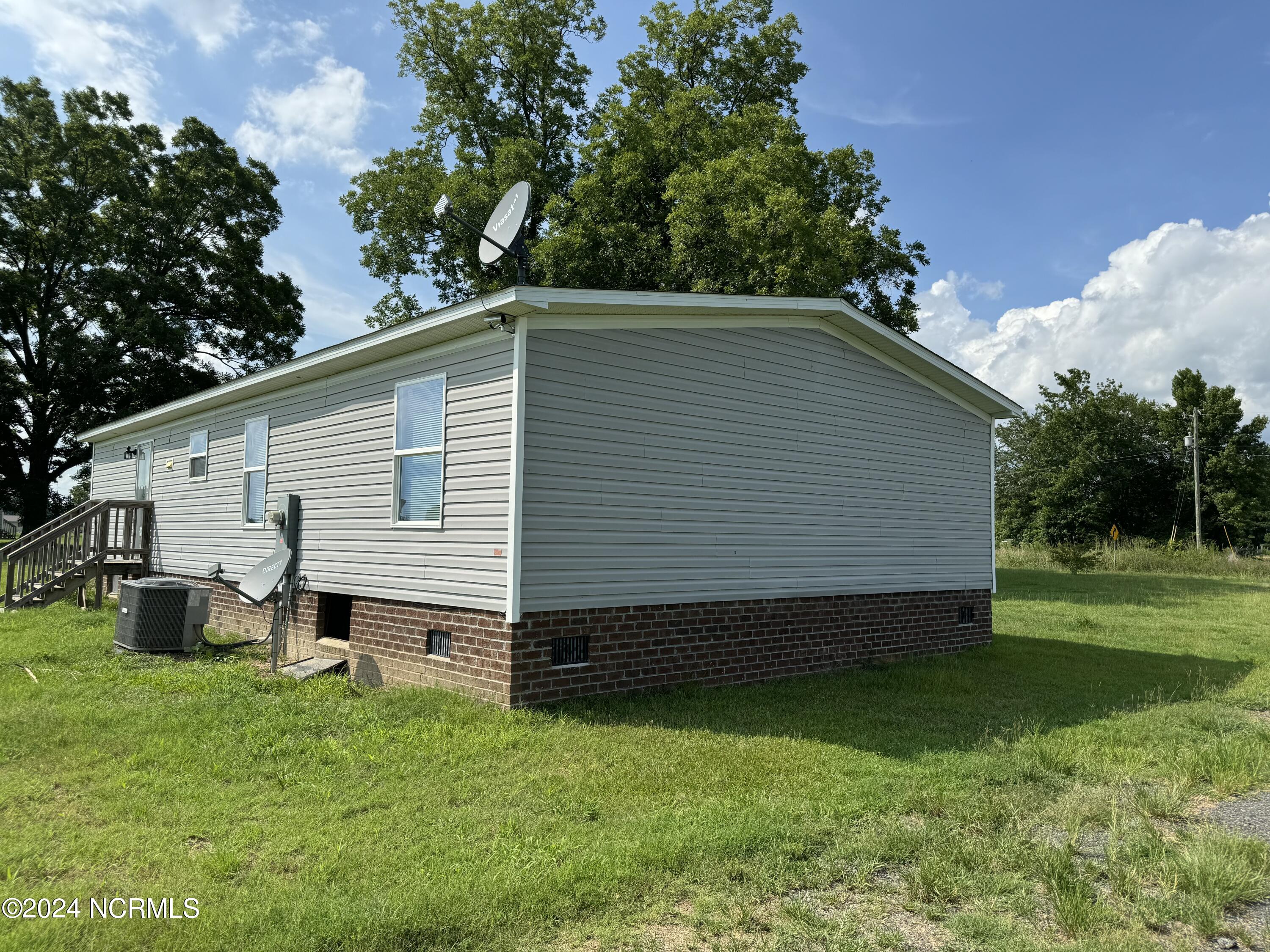 492 Reedsford Road Clinton, NC 28328 - Photo 20 of 20 IMG_6023
