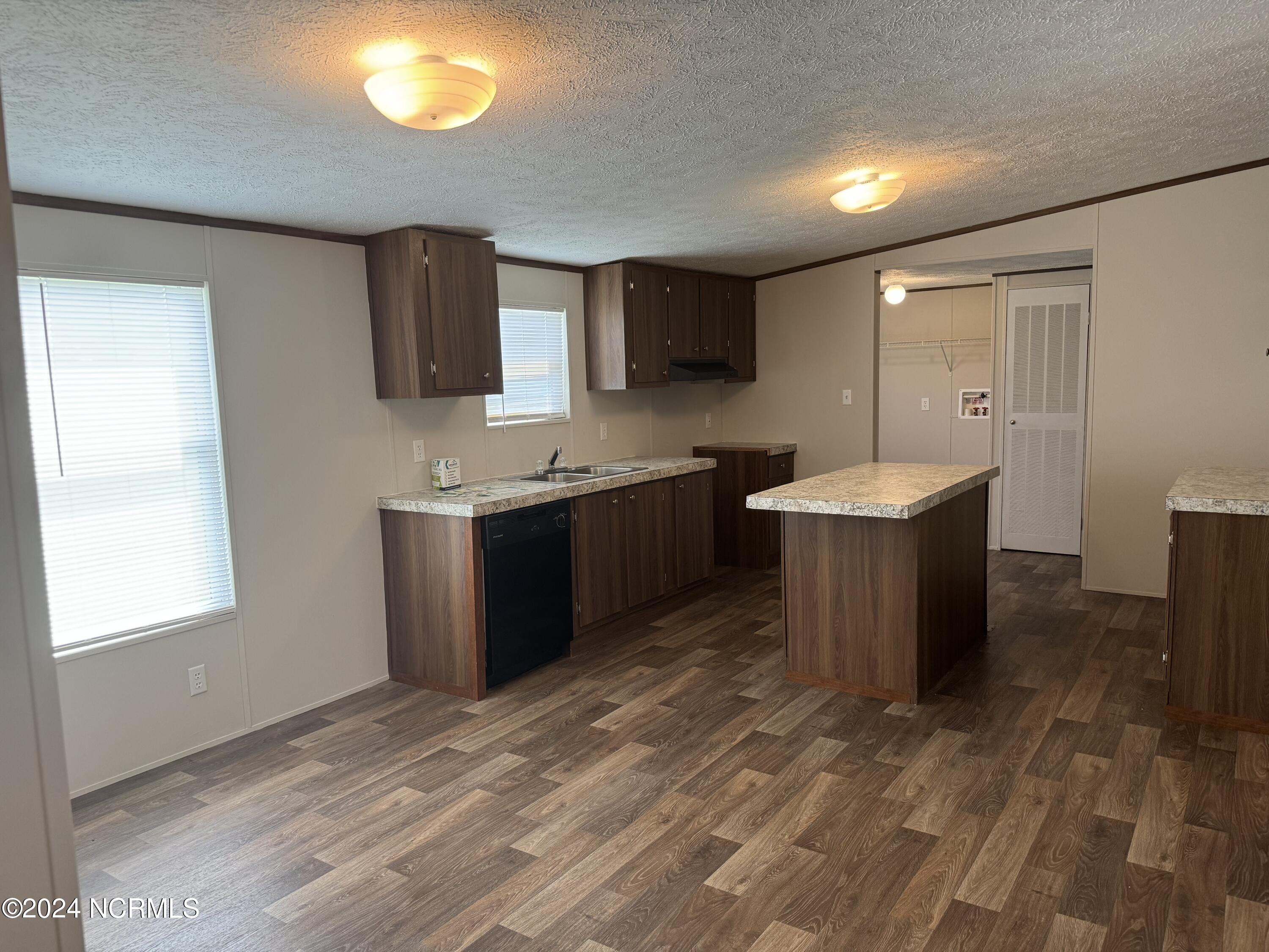 492 Reedsford Road Clinton, NC 28328 - Photo 3 of 20 IMG_6001