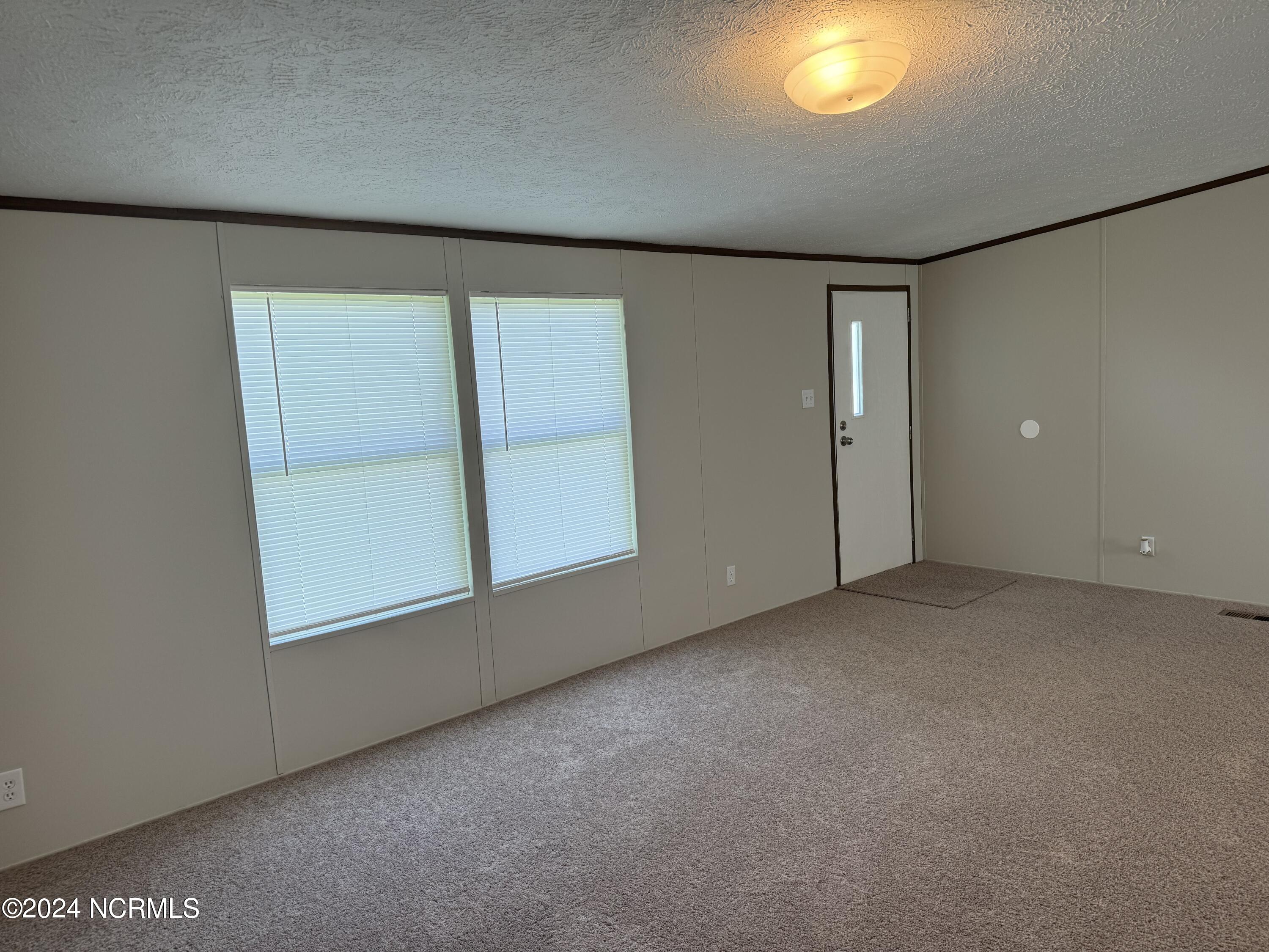 492 Reedsford Road Clinton, NC 28328 - Photo 5 of 20 IMG_6004
