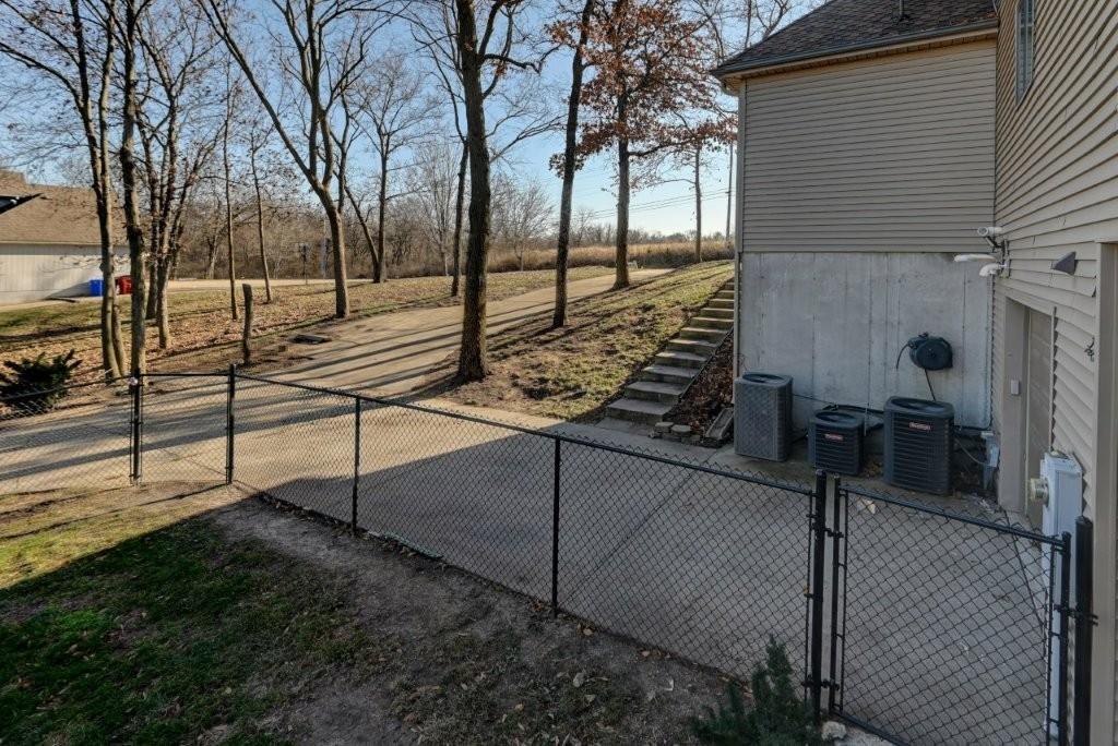 19610 East Bundschu Road Independence, MO 64056 - Photo 27 of 72