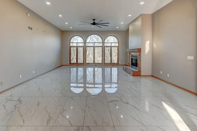 $1,250,000 | 19610 East Bundschu Road, Independence, MO 64056