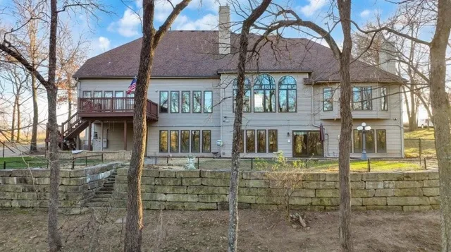 $1,250,000 | 19610 East Bundschu Road, Independence, MO 64056