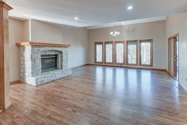 $1,250,000 | 19610 East Bundschu Road, Independence, MO 64056