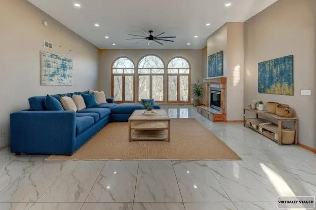 $1,250,000 | 19610 East Bundschu Road, Independence, MO 64056