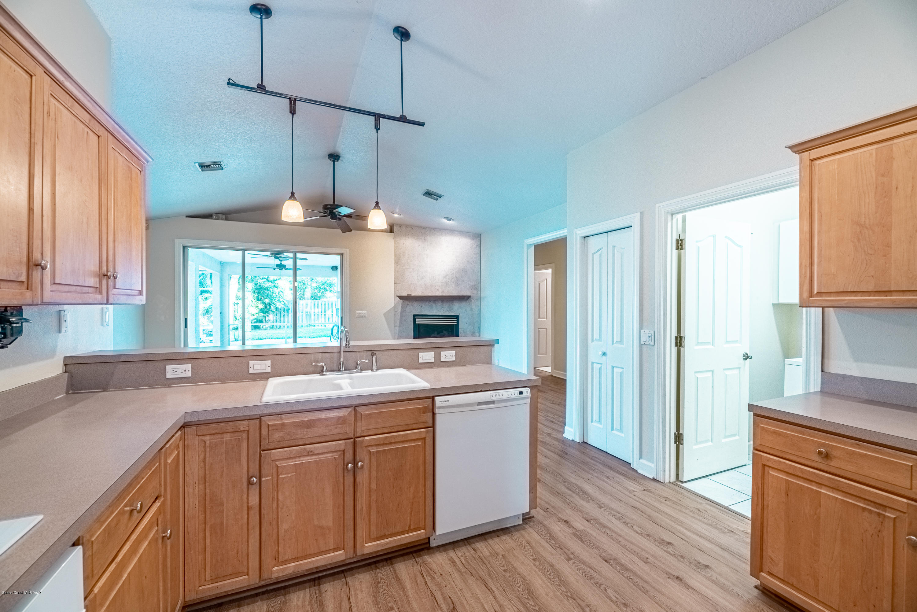 2509 Reed Avenue Melbourne, FL 32901 - Photo 3 of 33 JC7_8164-HDR