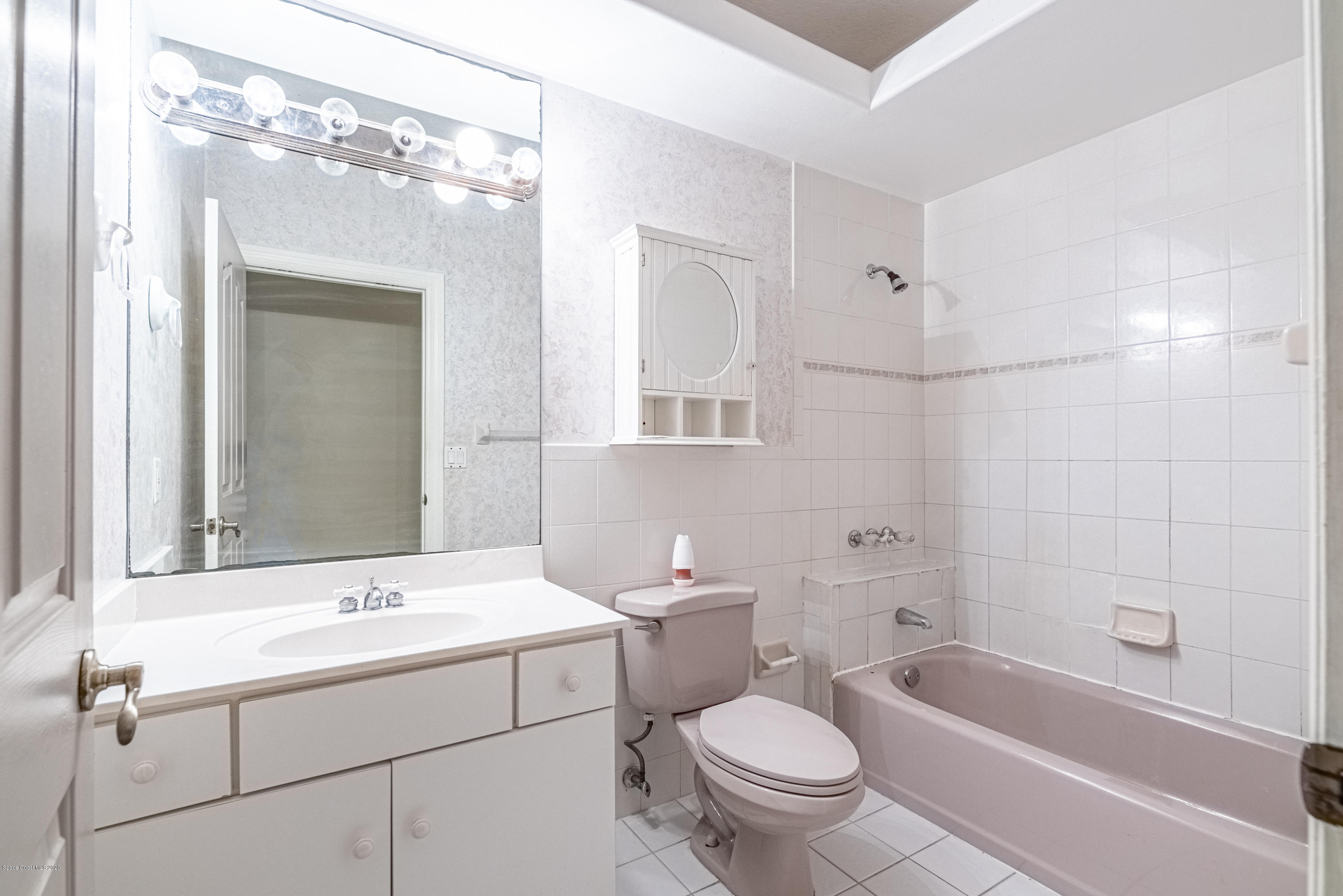 2509 Reed Avenue Melbourne, FL 32901 - Photo 28 of 33 JC7_8234-HDR-Edit