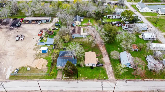 $180,000 | 310 North Kleas Street, Edna, TX 77957