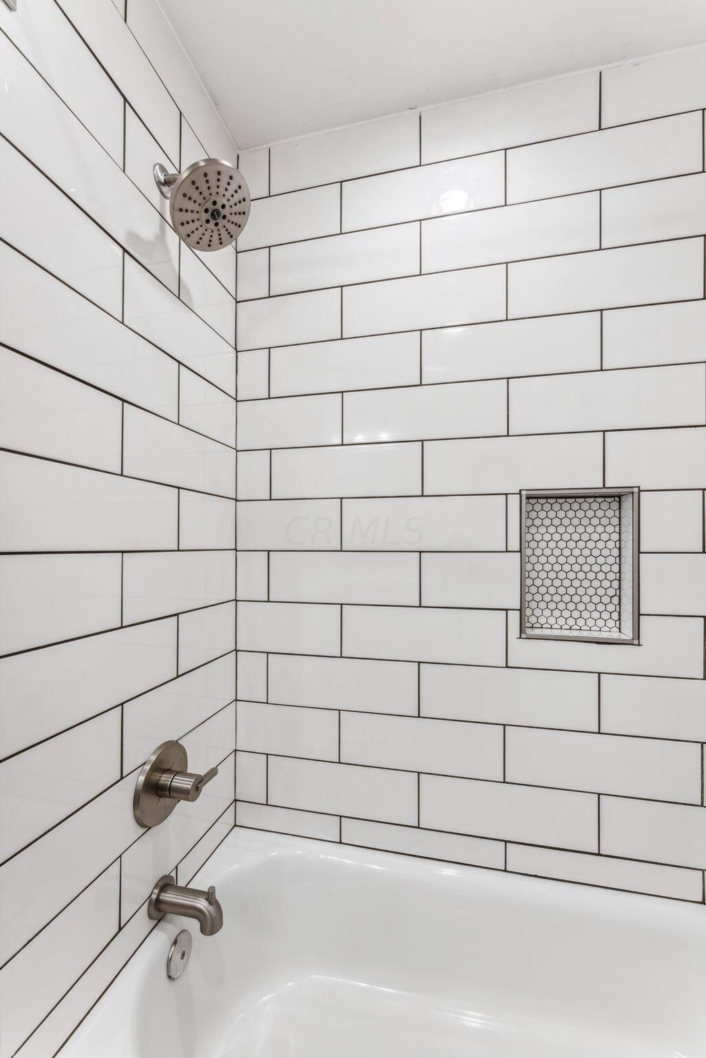2465 Middlesex Road Upper Arlington, OH 43220 - Photo 62 of 109 Hallway Bathroom
