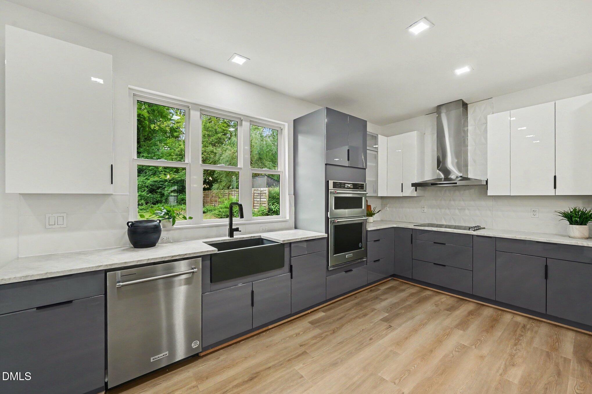 309 Bragg Street Raleigh, NC 27601 - Photo 8 of 16 010_file_5724