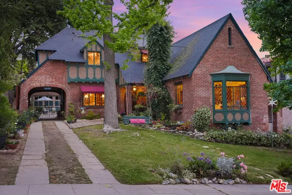 $1,995,000 | 1242 North Isabel Street, Glendale, CA 91207