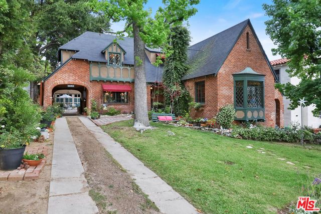 $1,995,000 | 1242 North Isabel Street, Glendale, CA 91207