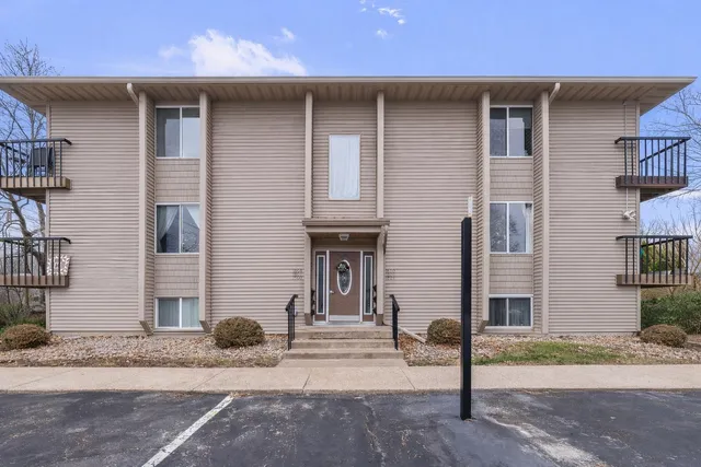 $80,000 | 1808 53rd Street, Unit 5, Moline, IL 61265