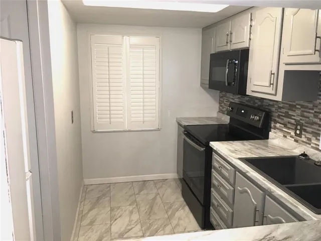 $95,000 | 333 North Lake Howard Drive, Unit 204C, Winter Haven, FL 33880