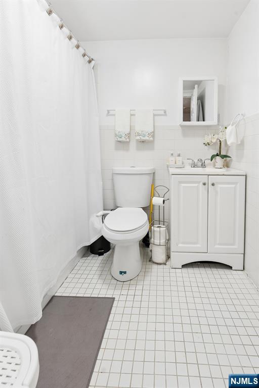 61 Union Street Lodi, NJ 07644 - Photo 7 of 8