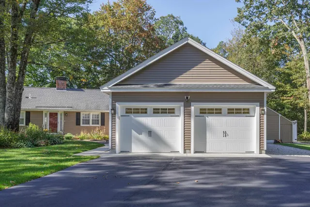 $699,900 | 492 Woodlawn Ridge Road, Pembroke, NH 03275